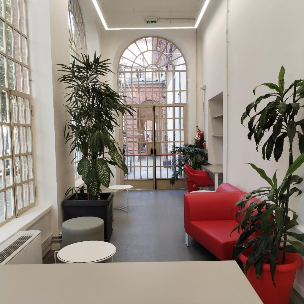 Design Idea Biella: nuove aree relax presso la Scuola di Architettura nel complesso del Castello del Valentino (Politecnico di Torino).