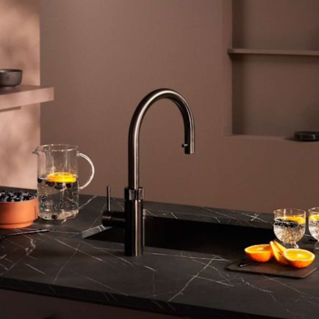 Rubinetto multifunzione Quooker: eroga acqua a 100°C, naturale, frizzante e refrigerata.