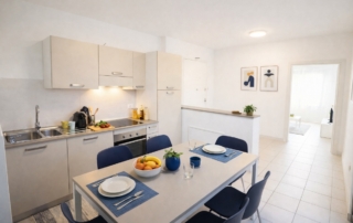 Per l'ambiente cucina, il team di Idea ha sviluppato un progetto che unisce funzionalità e tecnologia.